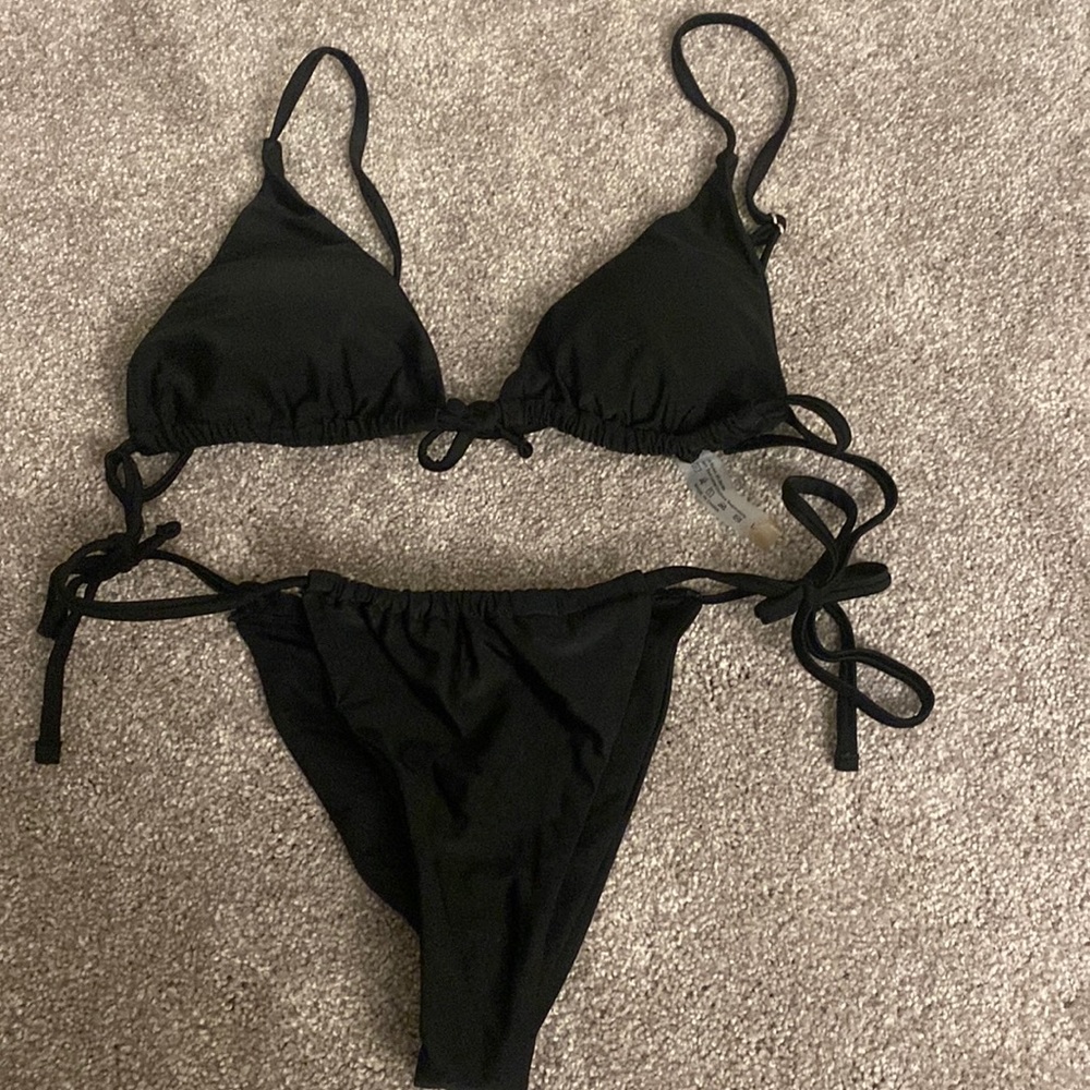 High cut strappy black bikini